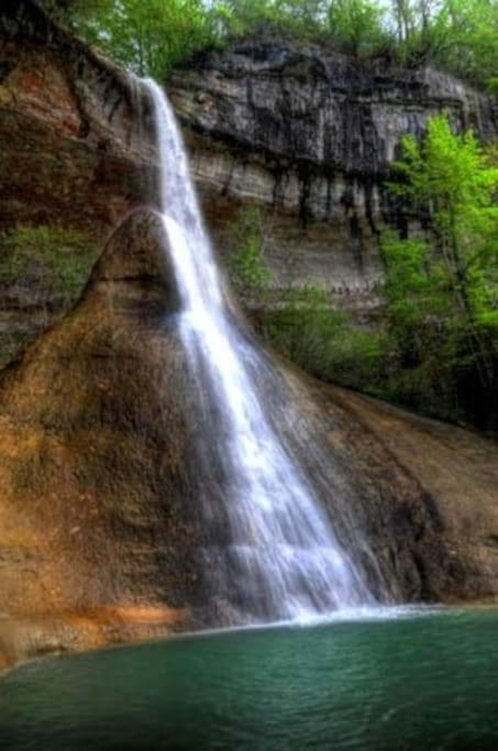 Le Des Cascades * Bassy